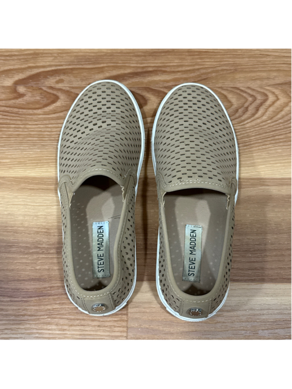 Women's Steve Madden Slip-On Sneakers Beige White Size 6 - Picture 4 of 8